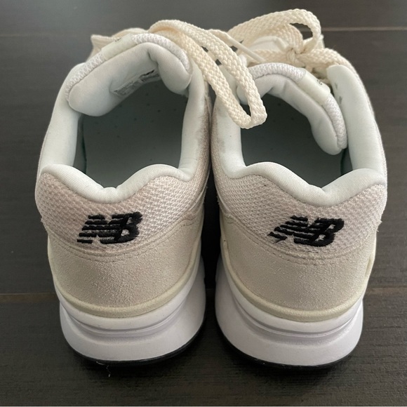 New Balance 977H Sneaker - Picture 3 of 7